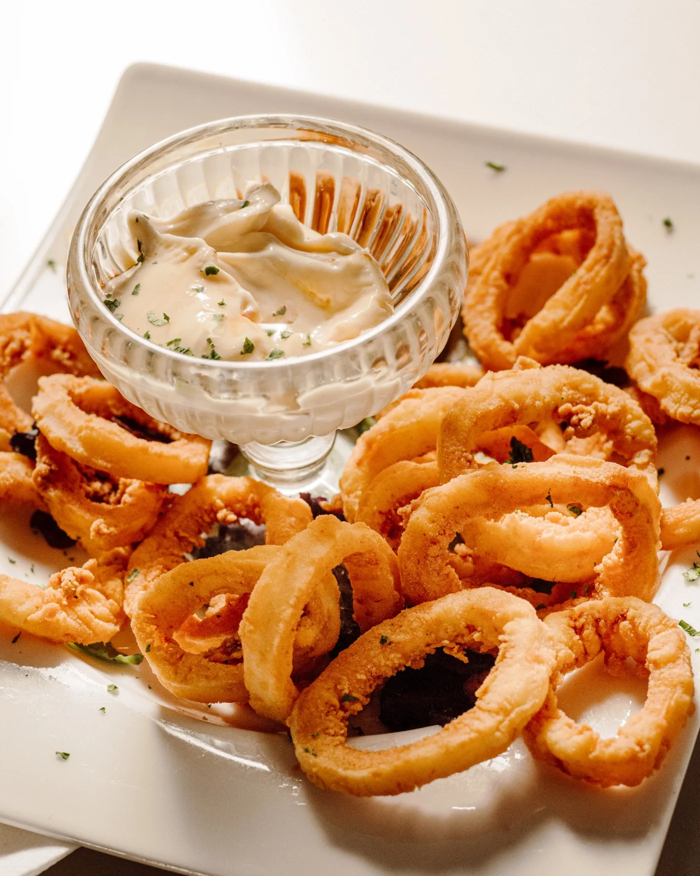 Calamars frits et sauce onctueuse