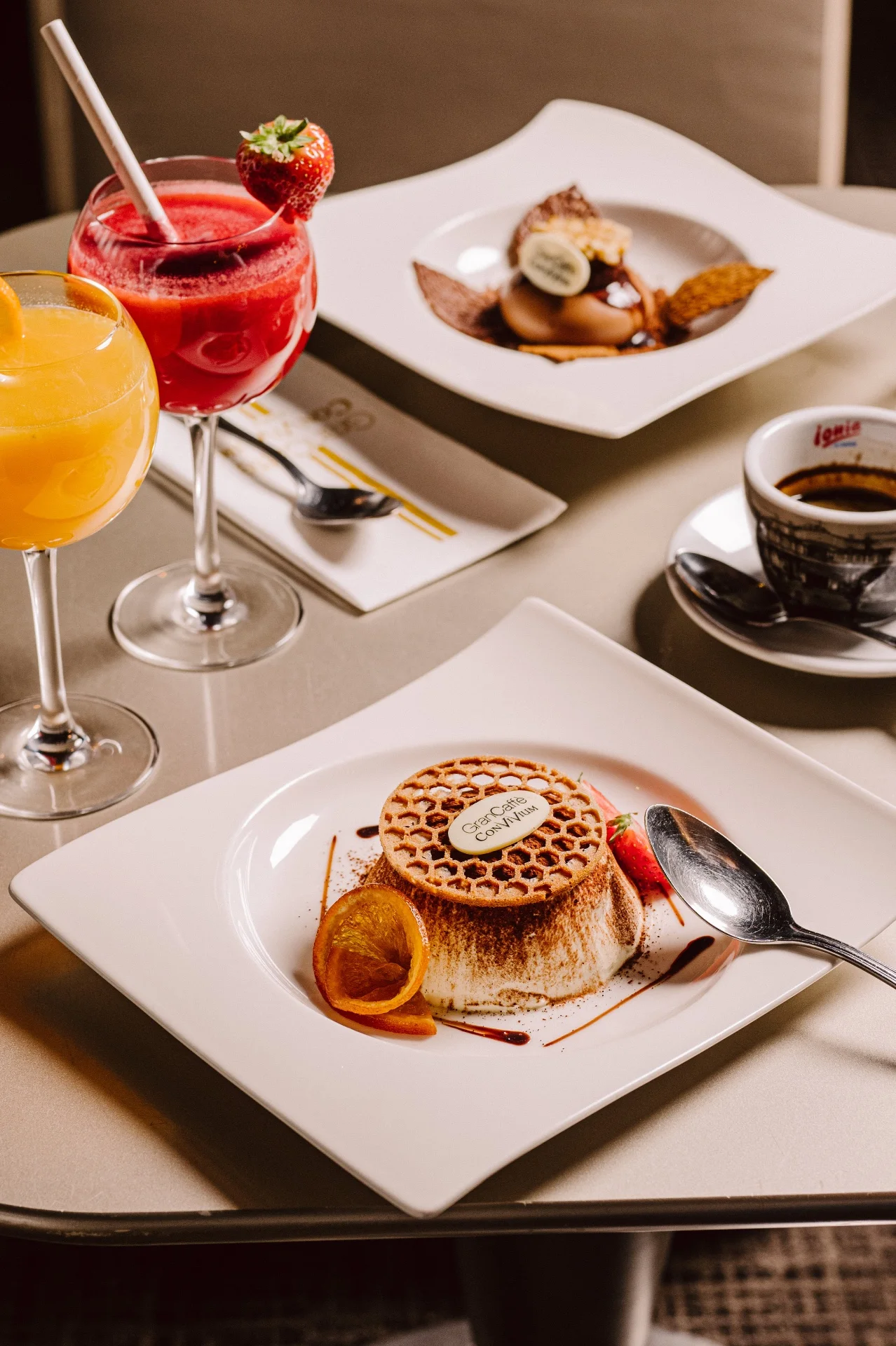 Desserts signés Gran Caffè Convivium, espresso et jus frais
